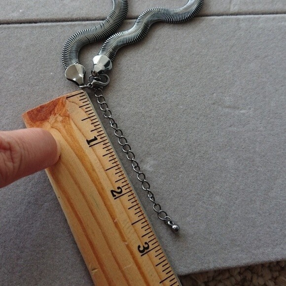 East 5th Statement necklace, charcoal color, teardrop shapes, rhinestones - Picture 7 of 8